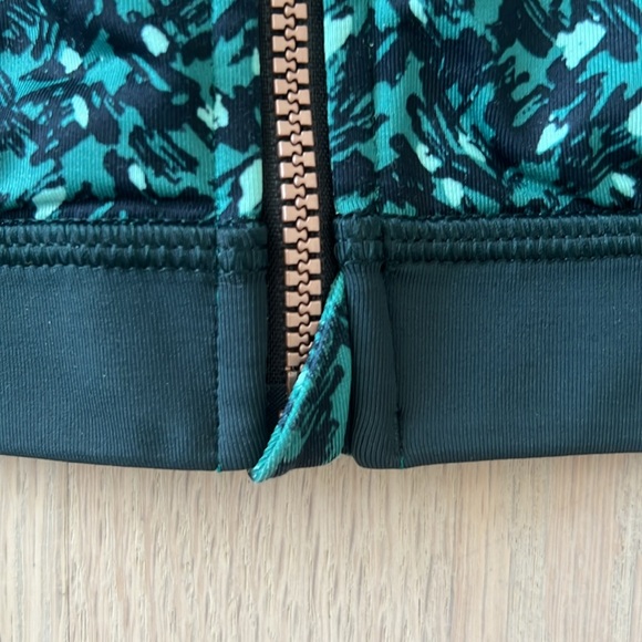 Lululemon Sports Bra - Picture 4 of 6